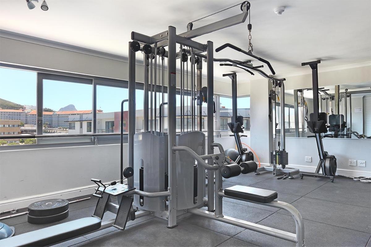 The Paragon Luxe With Rooftop Pool And Gym Apartment